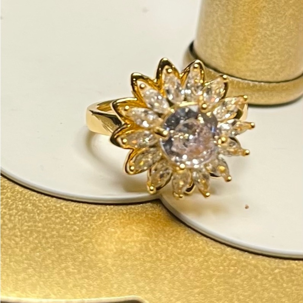 Sunflower spinner Ring with Rhinestones Accents adjustable